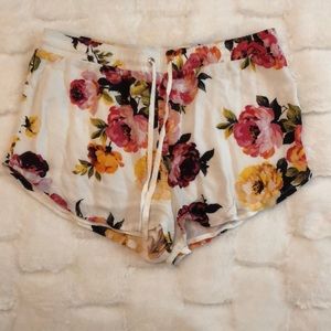 Women’s Floral Fashion Shorts